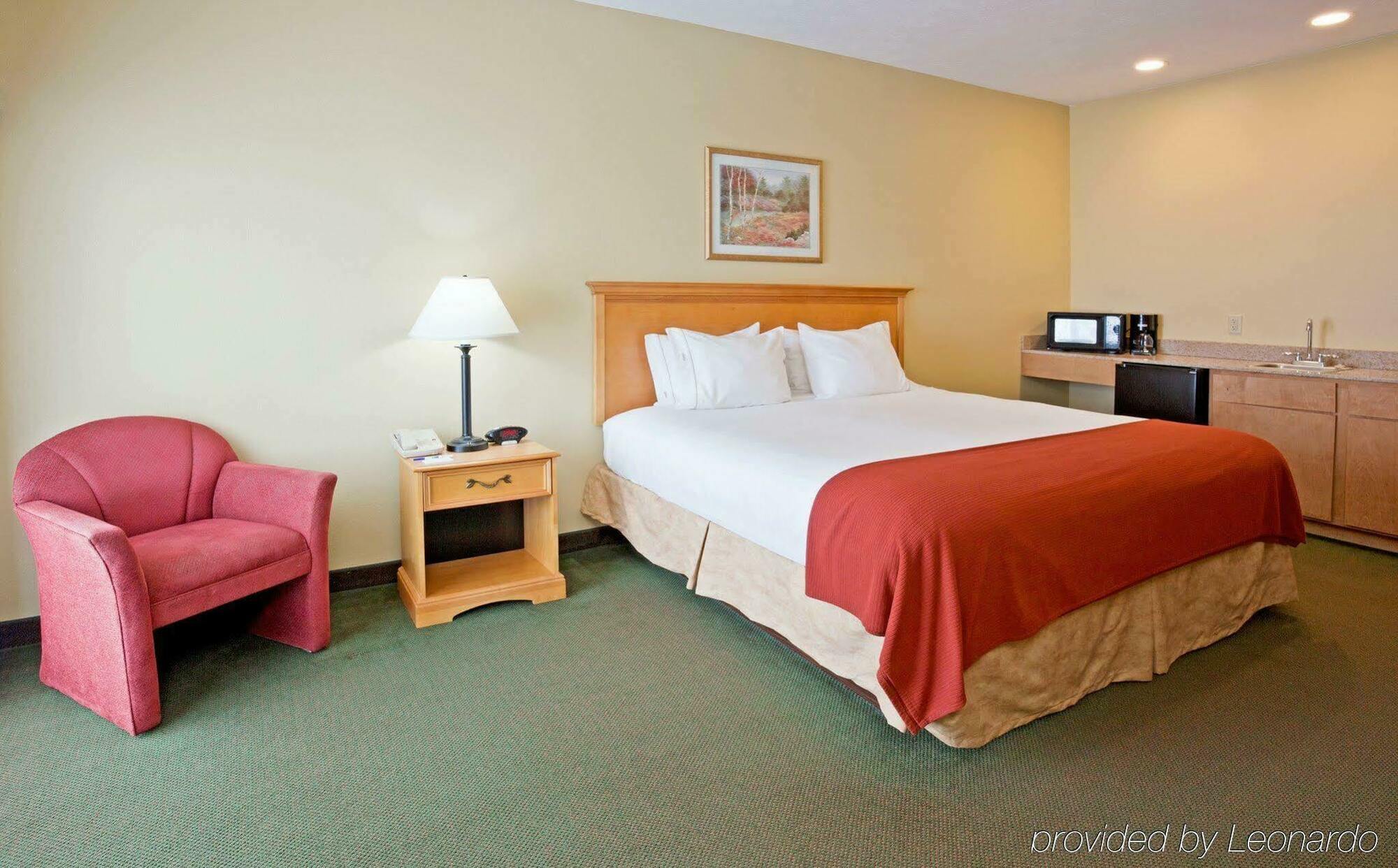 Holiday Inn Express Munising-Lakeview, An Ihg Hotel Стая снимка